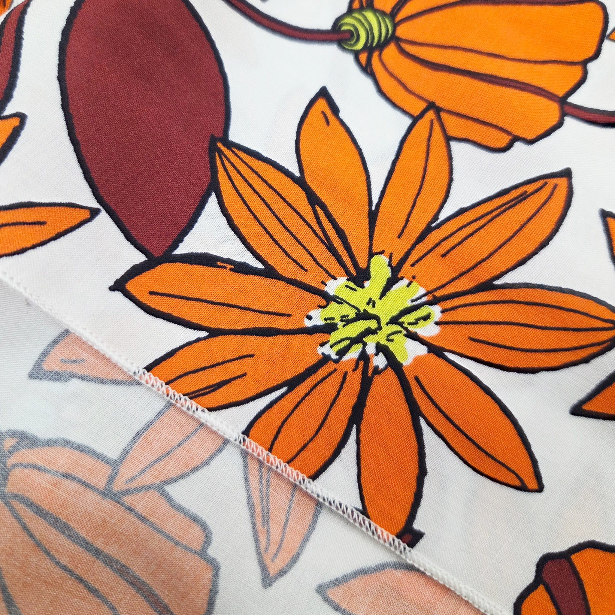 【フロレアーレ】フラワー柄ポンチョ